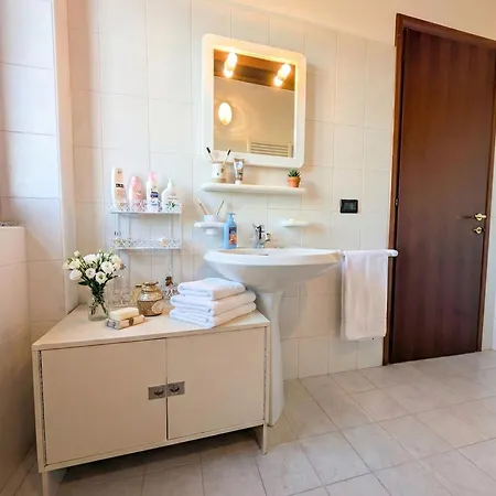 Vila Casa Maria Rosa Charming In The Heart Of Monferrato Mombercelli